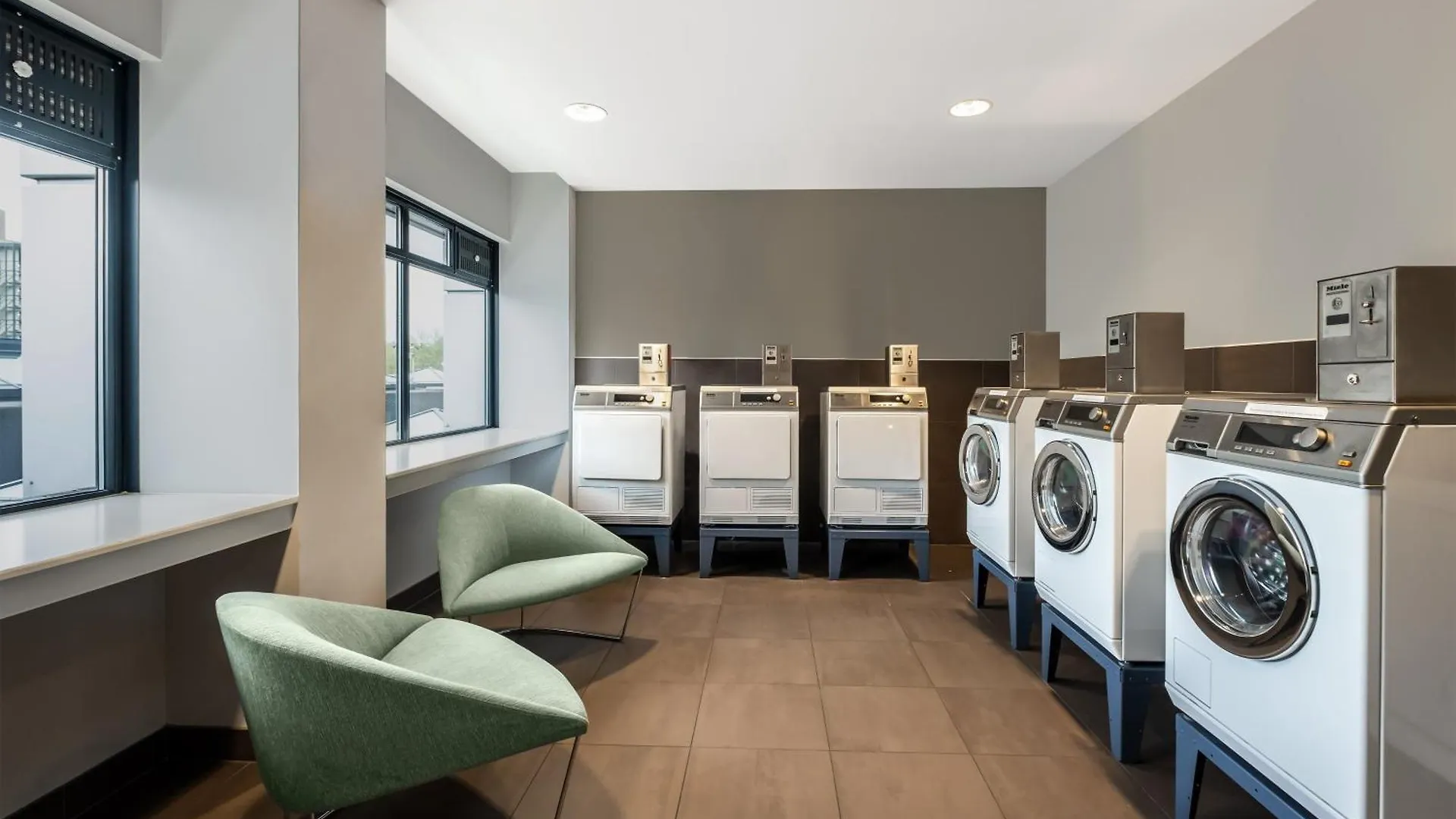 Element Amsterdam Hotell
