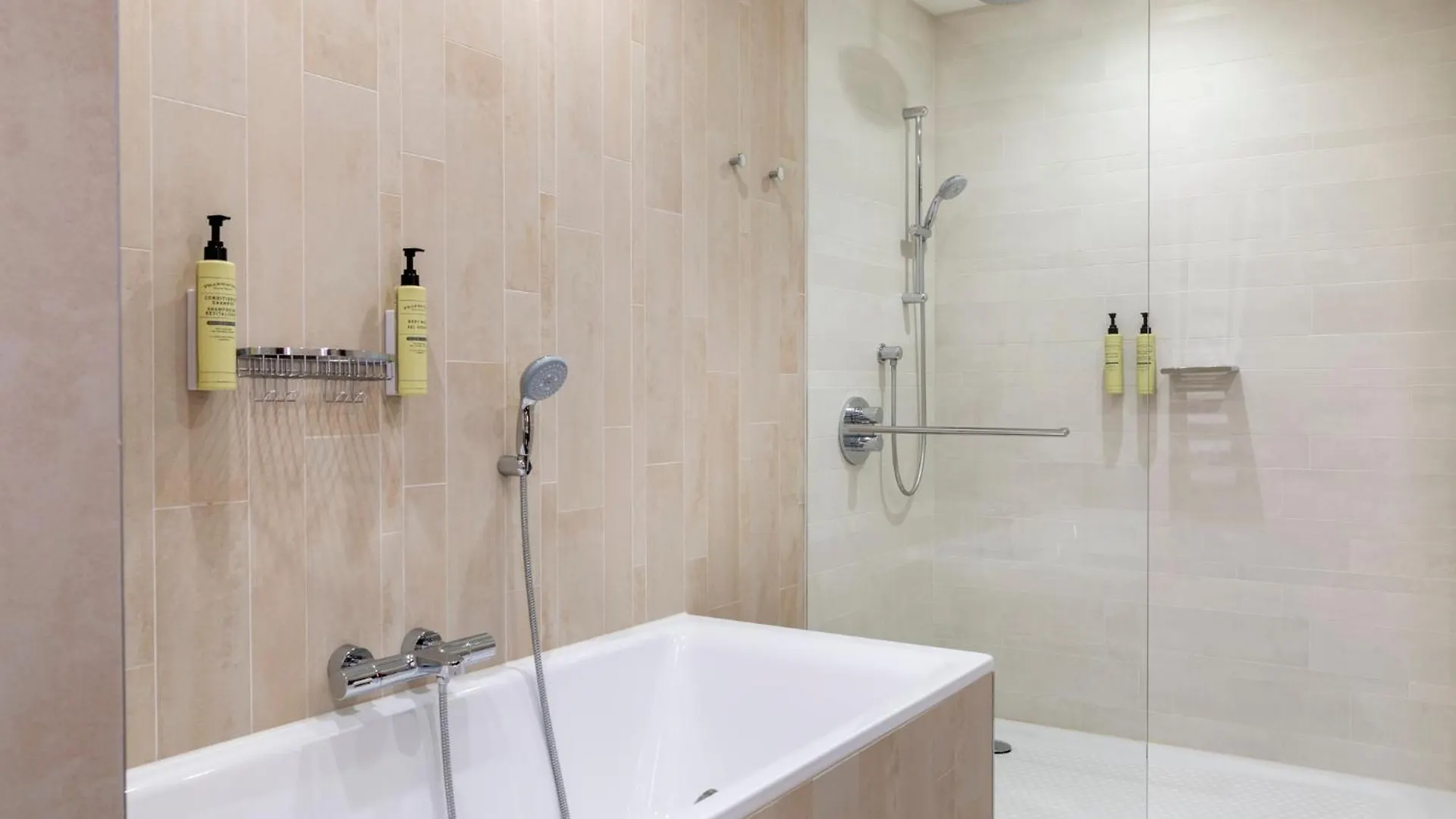 Element Amsterdam Hotell